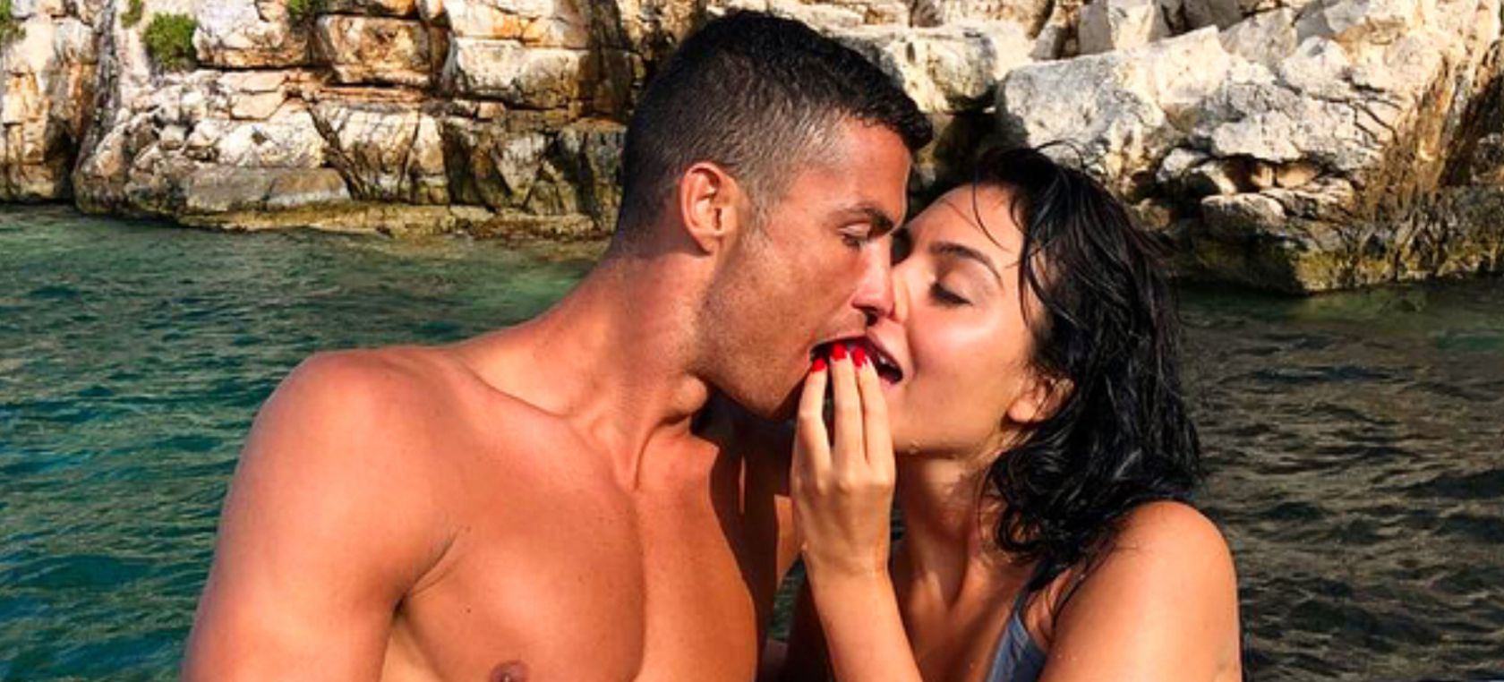 Sexy novia de Cristiano Ronaldo conquista con foto en mini | Actualidad | LOS40 México