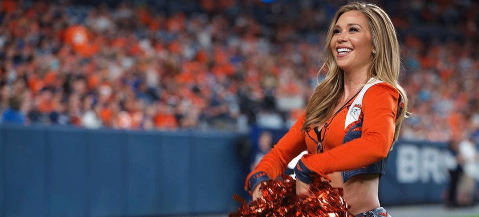 This Denver Broncos cheerleader is also fighting COVID-19 as an ICU nurse l  GMA Digital 