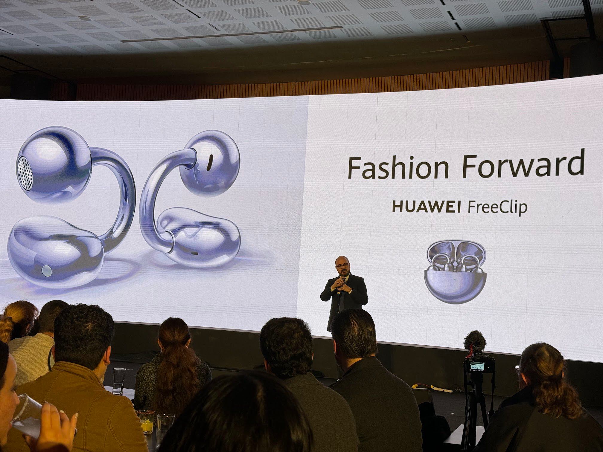 Huawei sorprende con sus FreeClip: el rompedor diseño de estos auriculares  hace que parezcan joyas
