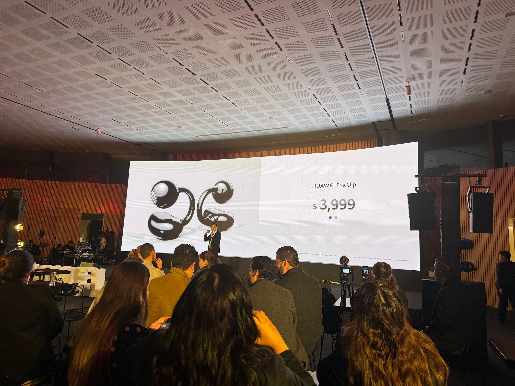 Huawei comienza la venta de sus audífonos FreeClip en Chile