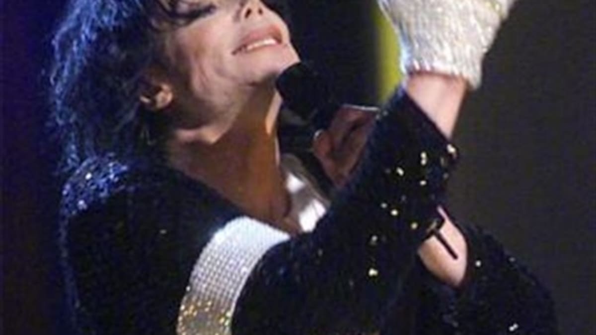 Guante de Michael Jackson establece record en subasta