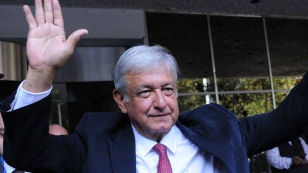 López Obrador compra un algodón a petición del vendedor y causa revuelo