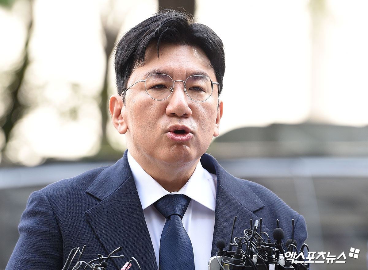 Bang Si-Hyuk responde a la policía de Corea del Sur