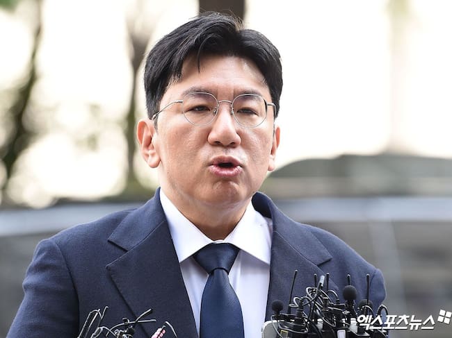 Bang Si-Hyuk responde a la policía de Corea del Sur