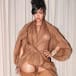 Rihanna sorprende con vestido en transparencia