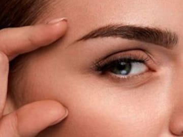 CÓMO LOGRAR UNAS CEJAS MÁS GRUESAS DE MANERA NATURAL