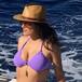 Salma Hayek presume su figura en bikini