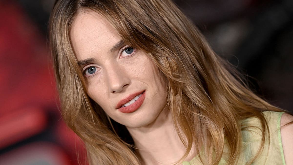 Maya Hawke estrella de Stranger Things se casó en San Valentín y así fue su boda en Nueva York