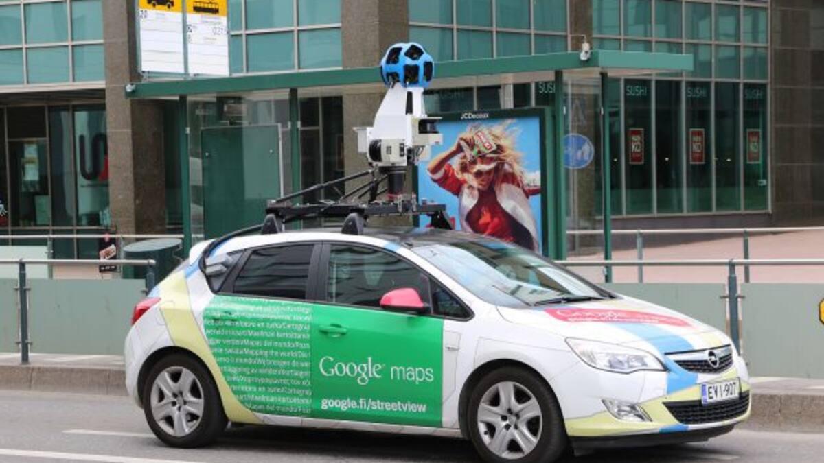 Google Maps muestra a hombre cayendo por las escaleras