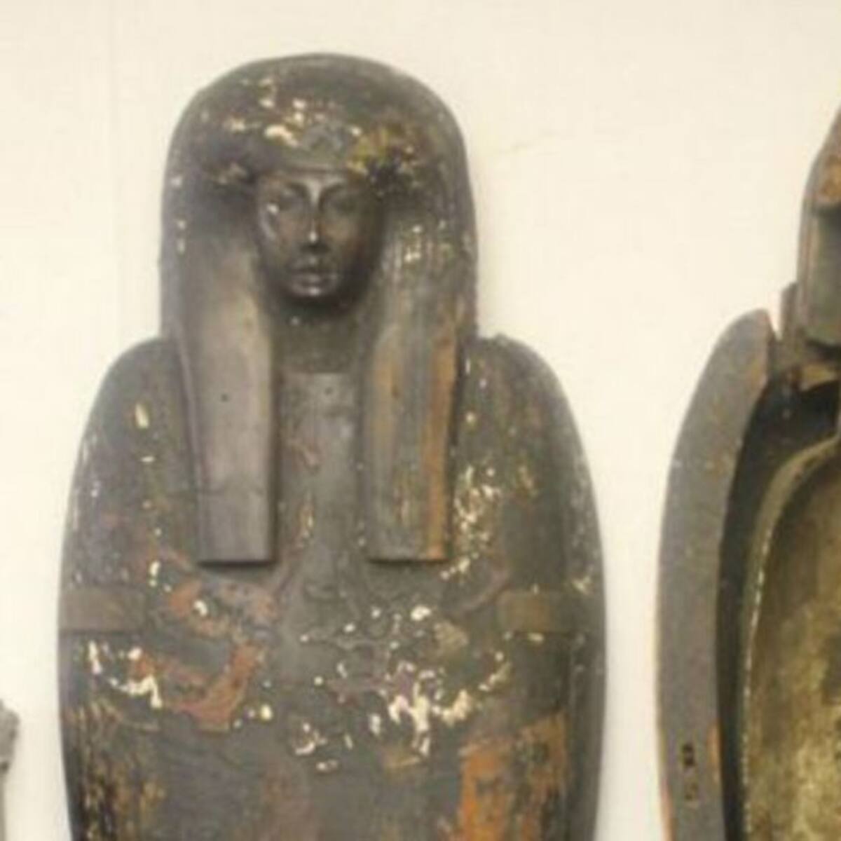 Encuentran un sarcófago en la casa de una anciana