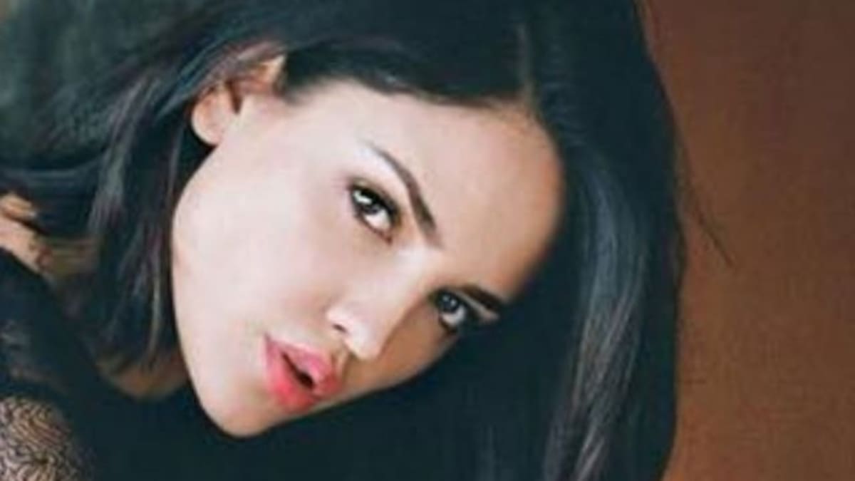 Eiza González sorprende con fotos en lencería transparente