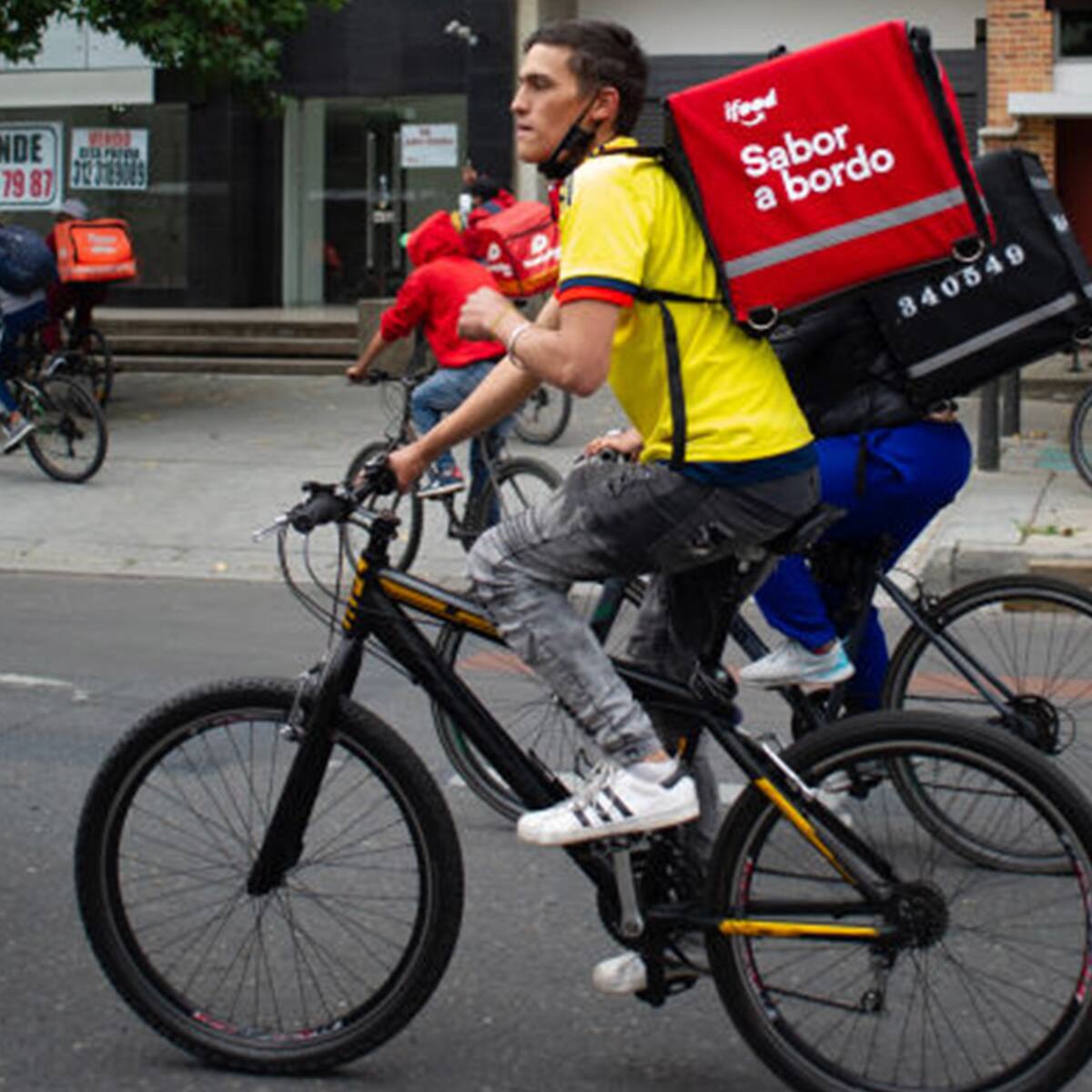 El Super Bowl se vive en la sala: el fenómeno de las superapps en el domingo más esperado