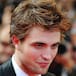 Robert Pattinson tiene un nuevo amor y tiene que ver con Diego Luna