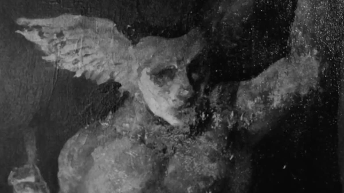 Este es el thriller psicológico mexicano con estética hipnótica en blanco y negro que no te puedes perder