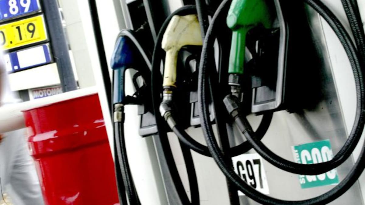 ¿Conoces el uso adecuado del celular en un gasolinera?