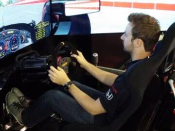 Earthquake Sound y SimXperience tienen un nuevo simulador de carreras VR