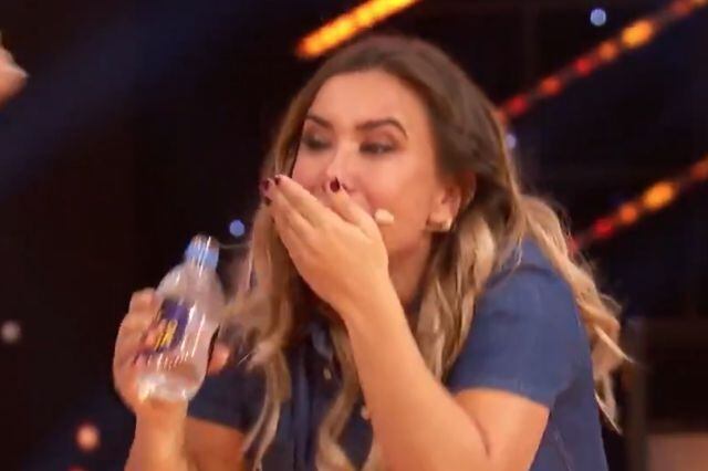 Mariazel eructa en Me Caigo de Risa