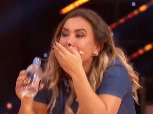 Mariazel eructa en Me Caigo de Risa