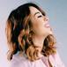 Danna Paola sorprende con escote