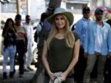 Paris Hilton visita a damnificados en Xochimilco