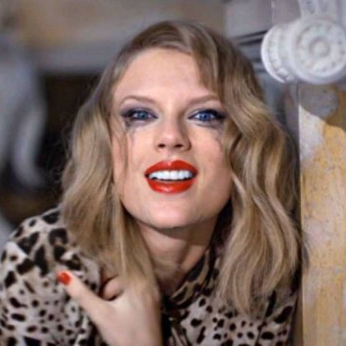 Taylor Swift ya no es la No.1 ahora es... ¡Romeo Santos!