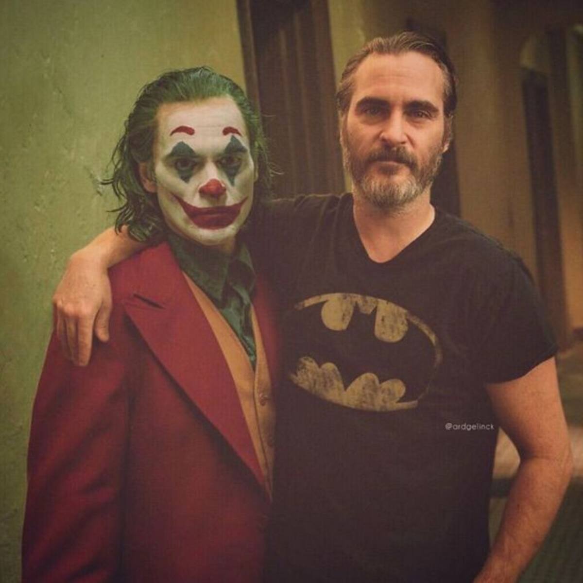 Actores fotografiados con su personaje más icónico