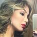 Mujer se hace viral por viajar en su baño por todo el mundo