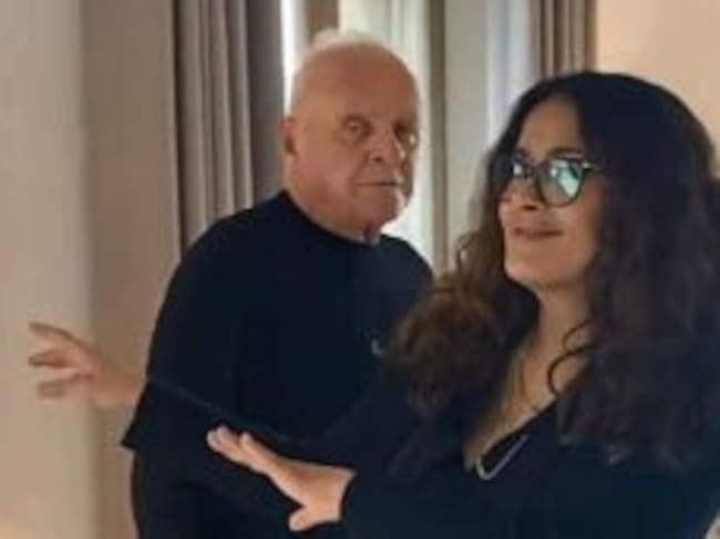 Salma Hayek celebra el Oscar de Anthony Hopkins