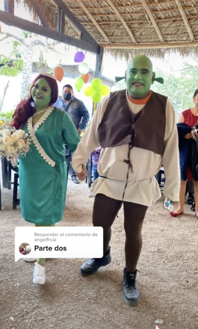 Pareja se casa con temática de Shrek