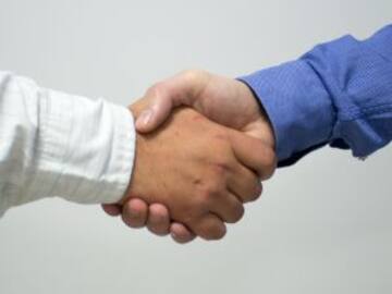 Un apretón puede revelar tu estado civil y de salud