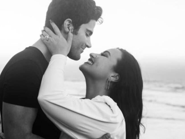Demi Lovato y Max Ehrich comprometidos