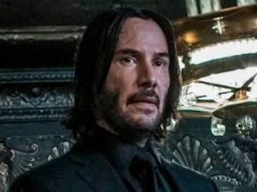 ¿Por qué Keanu Reeves nunca toca a las mujeres?