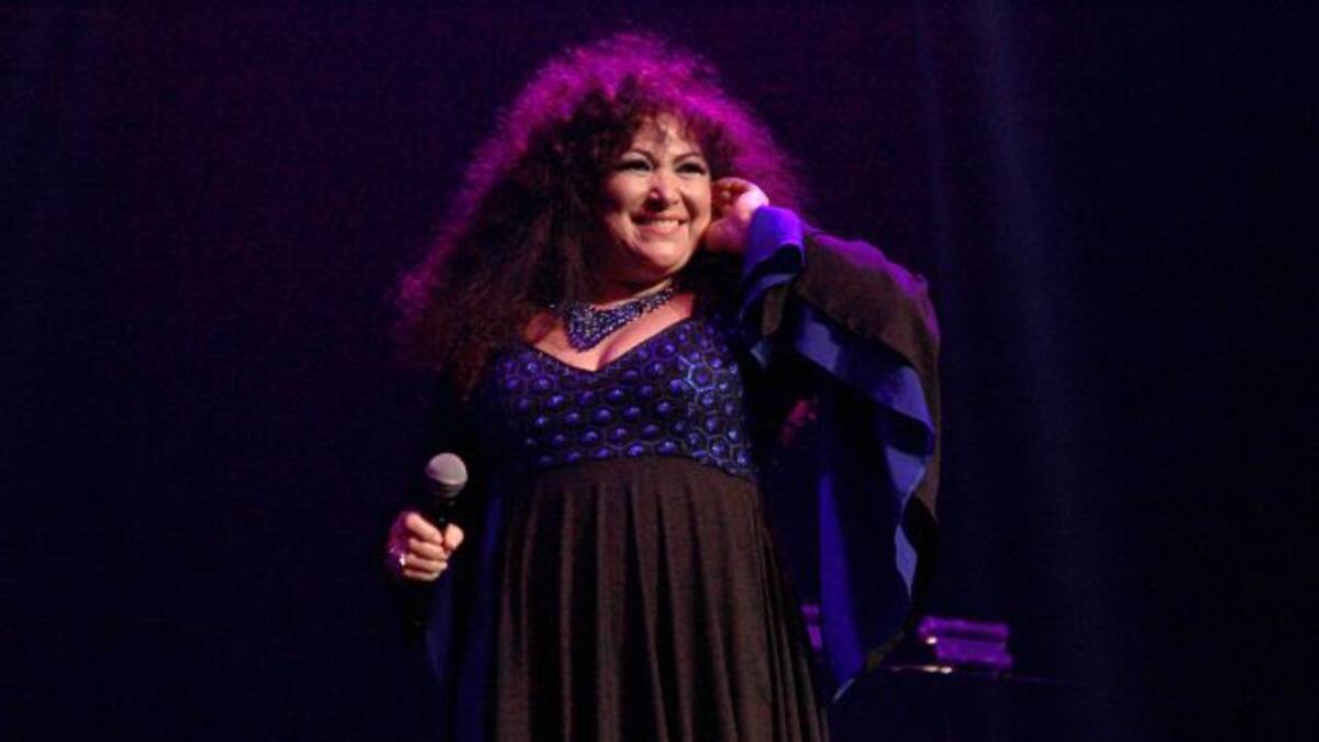 Amanda Miguel le dijo adiós a su larga cabellera