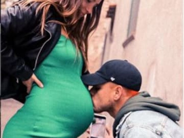 ¡Ya nació! "Chicharito" Hernández le da la bienvenida a su bebé