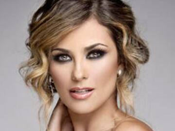 Aracely Arámbula vuelve a encender las redes