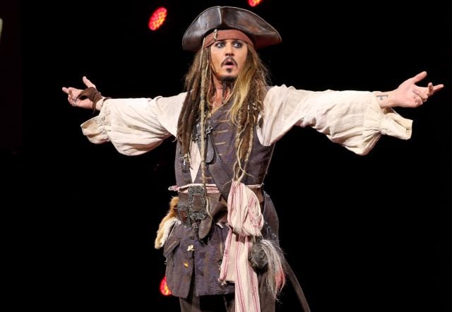 Johnny Depp, como Jack Sparrow.