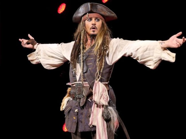 Johnny Depp, como Jack Sparrow.
