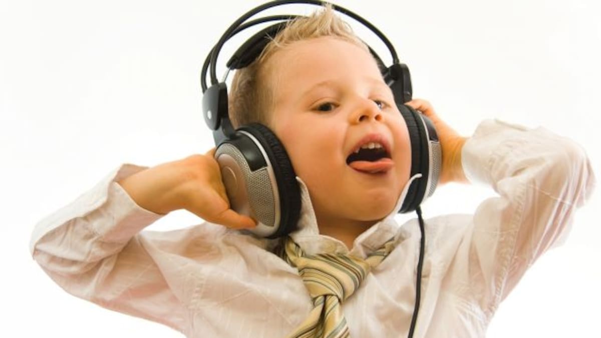 Estos audífonos te permiten controlar tu teléfono con la sonrisa