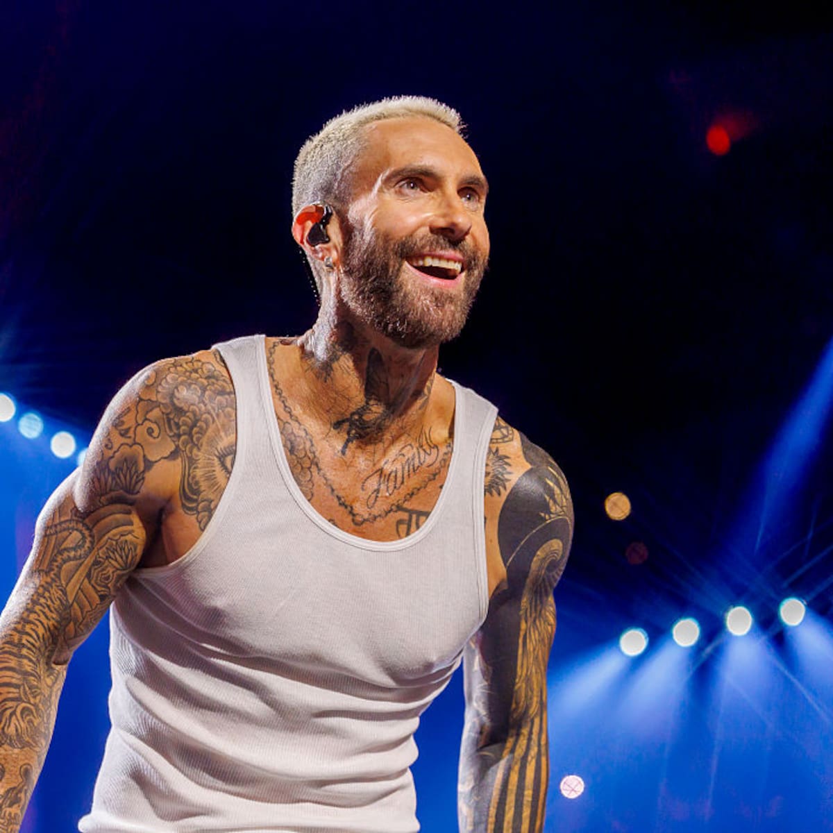 ¿Qué le pasó a Adam Levine en el rostro?