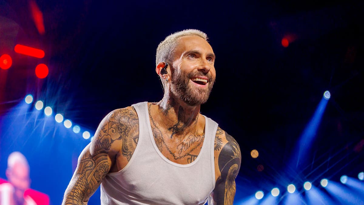 ¿Qué le pasó a Adam Levine en el rostro?