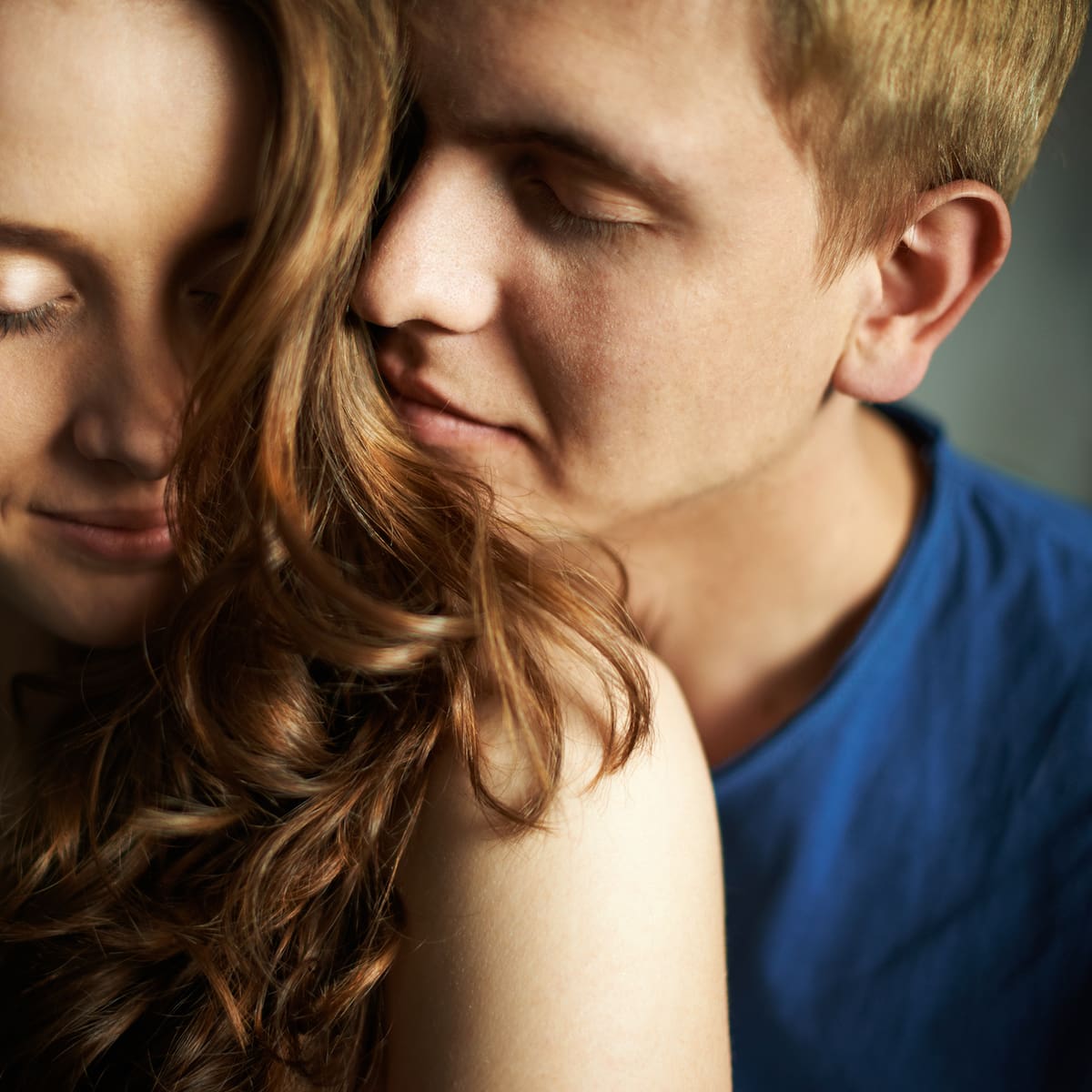 El amor entra por la nariz: ¿por qué un aroma puede hacer que alguien se quede en tu memoria y te enamores?