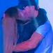 Enrique Iglesias sorprende a fan con apasionado beso