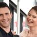 Adam Levine presume los atributos de su esposa