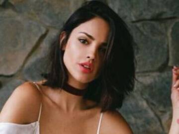 Eiza Gonzalez comparte tiernas fotos de su infancia