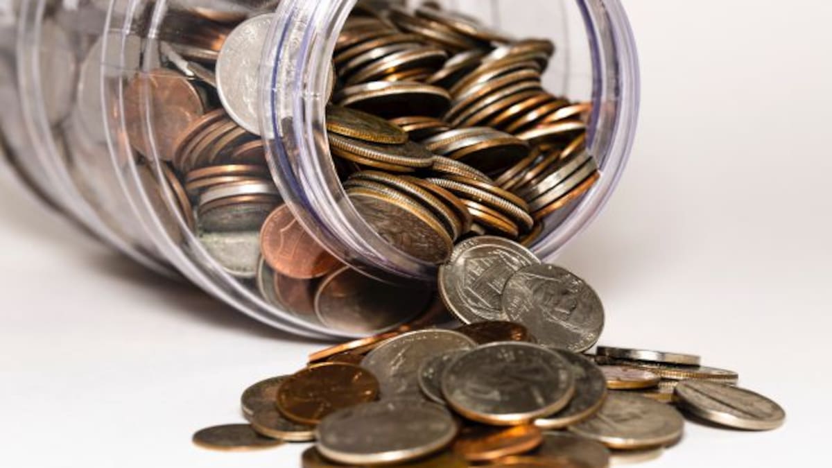 Juntan su beca para ayudar a compañero que no tenía dinero