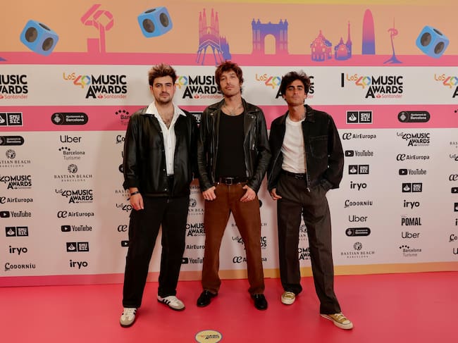 Los chicos de Marlon han apostado por los colores marrones, muy de temporada, para su posado en el photocall.