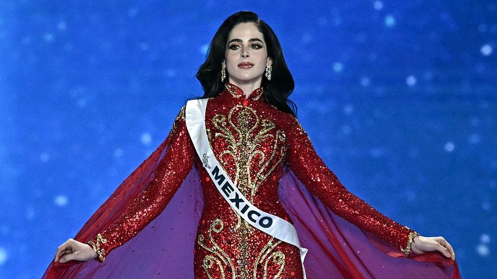 Miss México, Fátima Bosch, participa en la final del certamen Miss Universo 2025 en Nonthaburi, al norte de Bangkok, el 21 de noviembre de 2025. (Lillian SUWANRUMPHA / Getty Images)