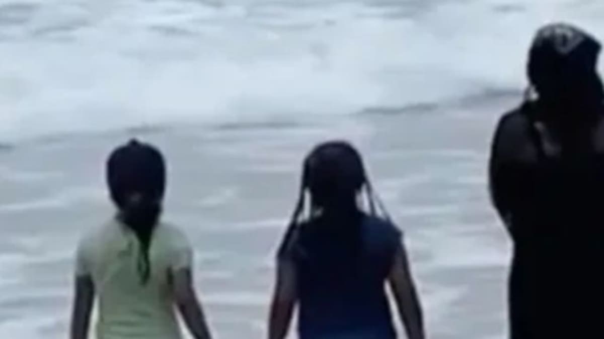 Graban a una “sirena” en playas de Tijuana