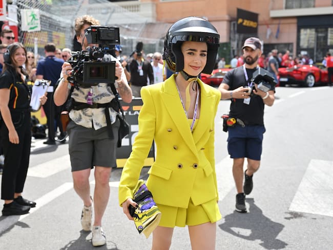 Lily Collins en el Paddock de Mónaco