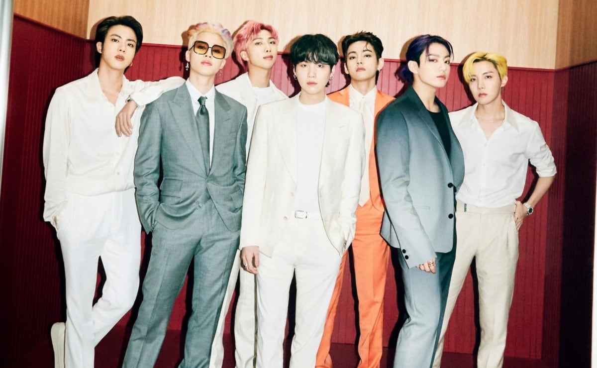 Bts Butter Group Teaser Photo 1 Grupal Foto_crop1620572848975.jpg_242310155